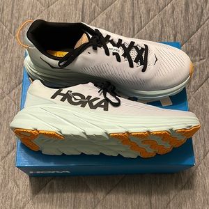 BRAND NEW IN BOX Rincon 3 Hoka
